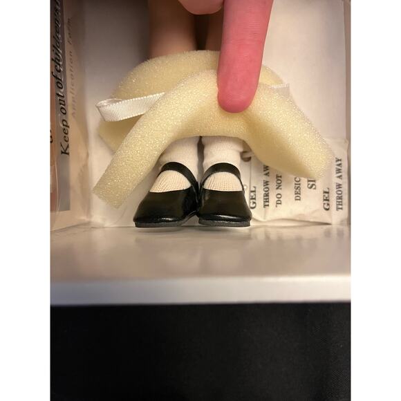 NEW Betsy McCall BETSY STYLE 1950s by Robert Tomner 14” Doll Red Dress - Picture 8 of 9